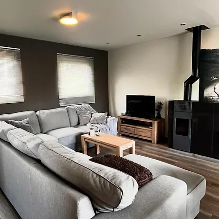 Sous Les Feuilles * Redu