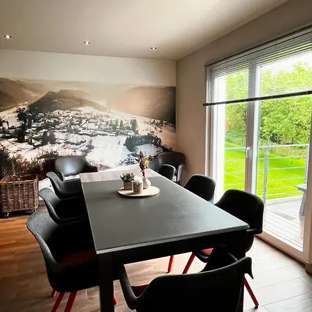 Semesterbostad Sous Les Feuilles