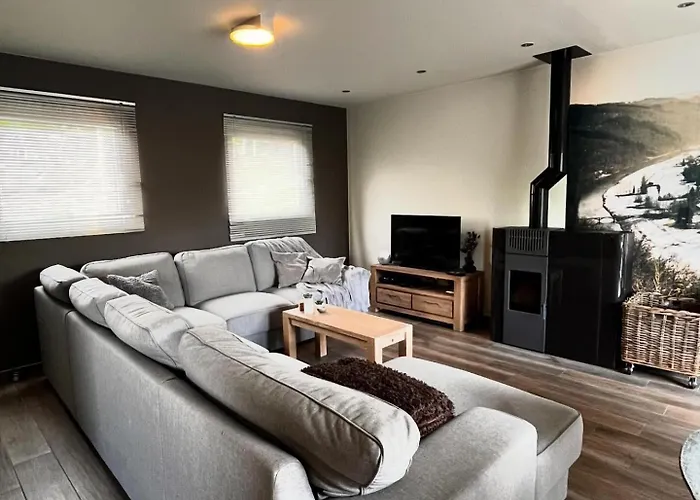 Sous Les Feuilles * Redu